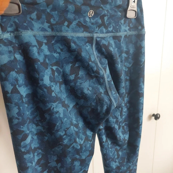 Lululemon "Wunder Under" Full length printed leggings blue sz 4 Yoga Athleisure - Picture 8 of 9